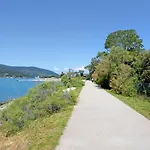 Διαμέρισμα 4 *