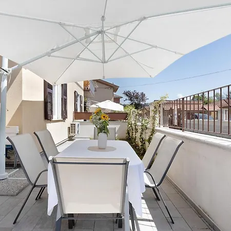 Apartment 4