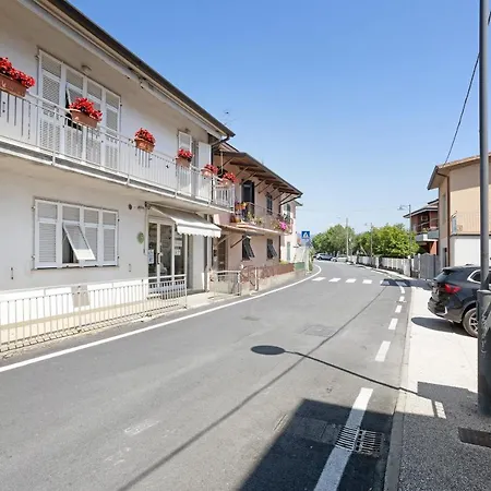 Apartment 4 *