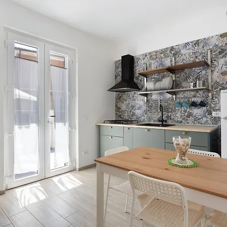 4 Apartment *