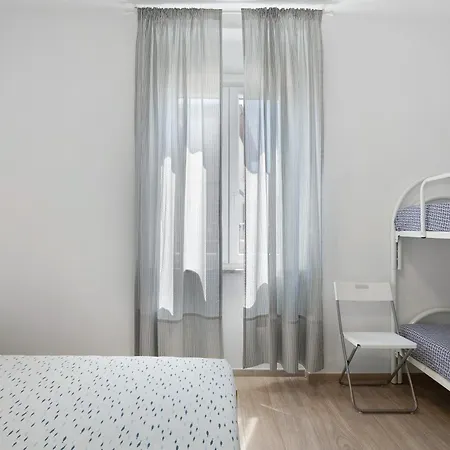 Appartamento 4 *